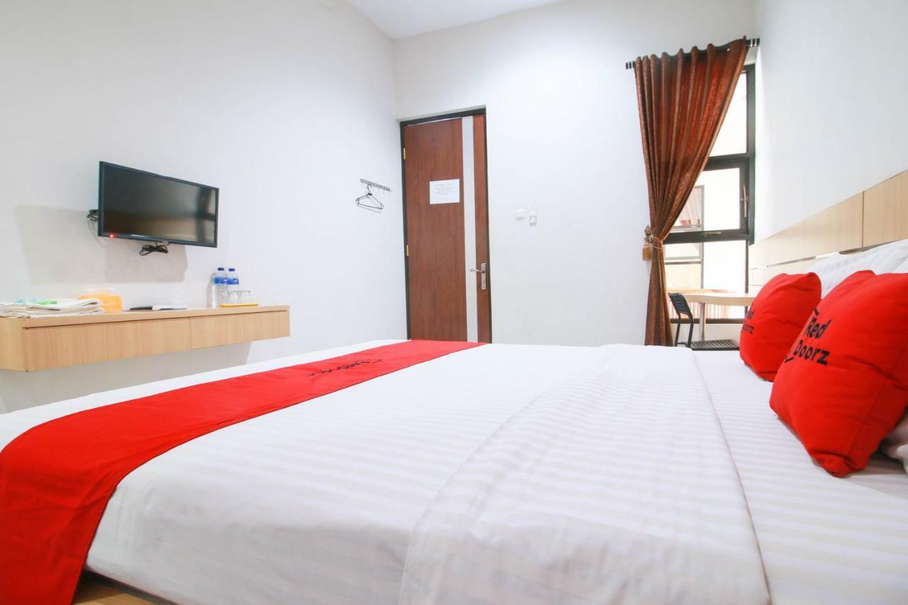 เรดดอร์ซ ชาเรียะฮ์ ใกล้มหาวิทยาลัยเจนเดรัล สุดีร์มาน Hotel ปูร์โวเคอร์โต ภายนอก รูปภาพ