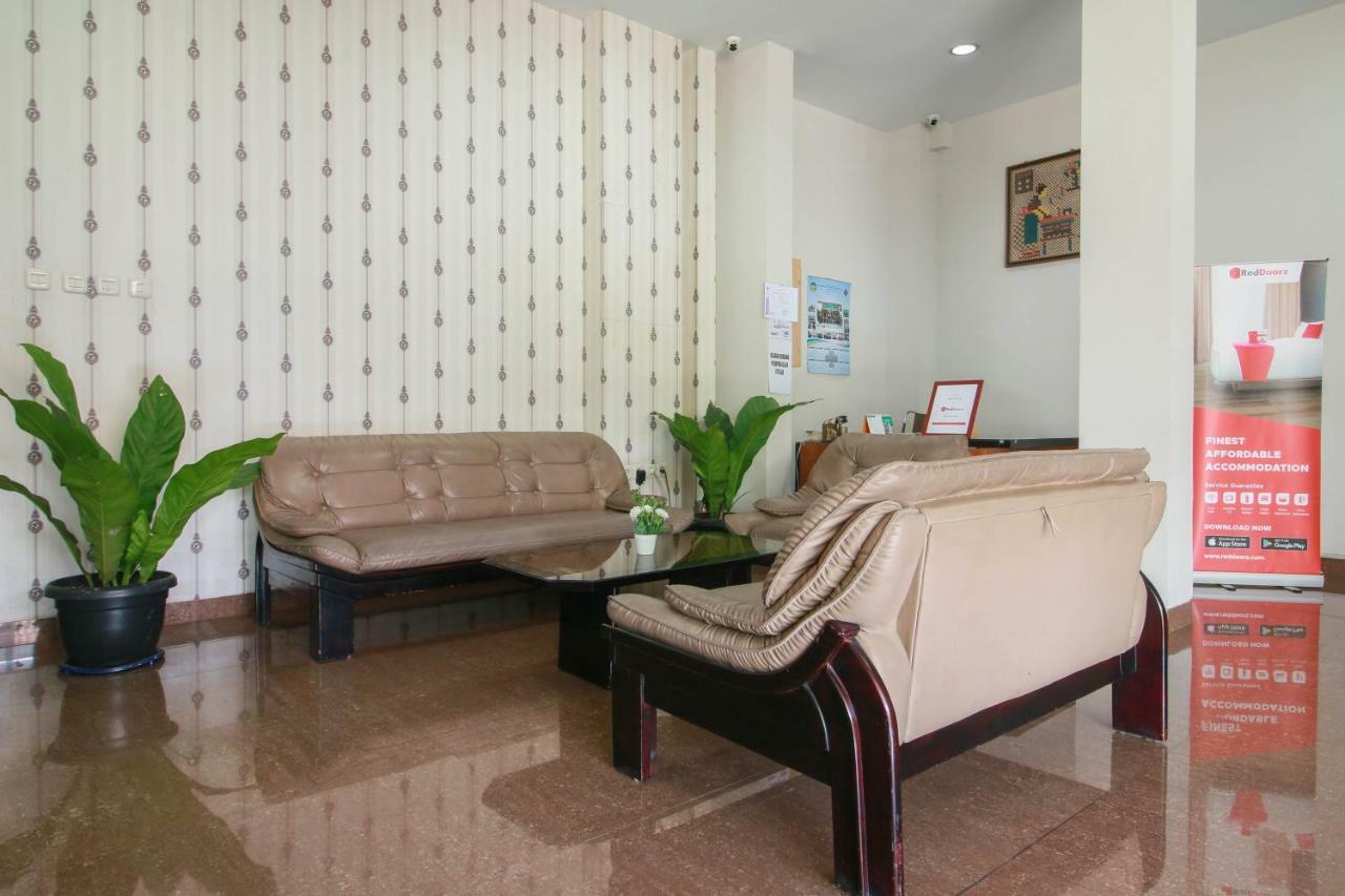 เรดดอร์ซ ชาเรียะฮ์ ใกล้มหาวิทยาลัยเจนเดรัล สุดีร์มาน Hotel ปูร์โวเคอร์โต ภายนอก รูปภาพ