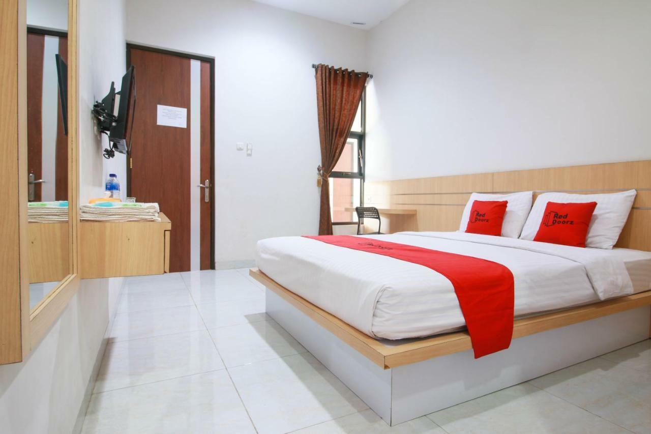 เรดดอร์ซ ชาเรียะฮ์ ใกล้มหาวิทยาลัยเจนเดรัล สุดีร์มาน Hotel ปูร์โวเคอร์โต ภายนอก รูปภาพ